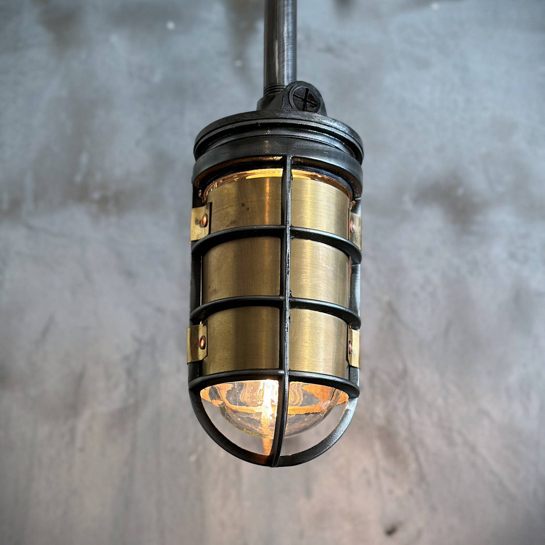 How do I choose a pendant light? 